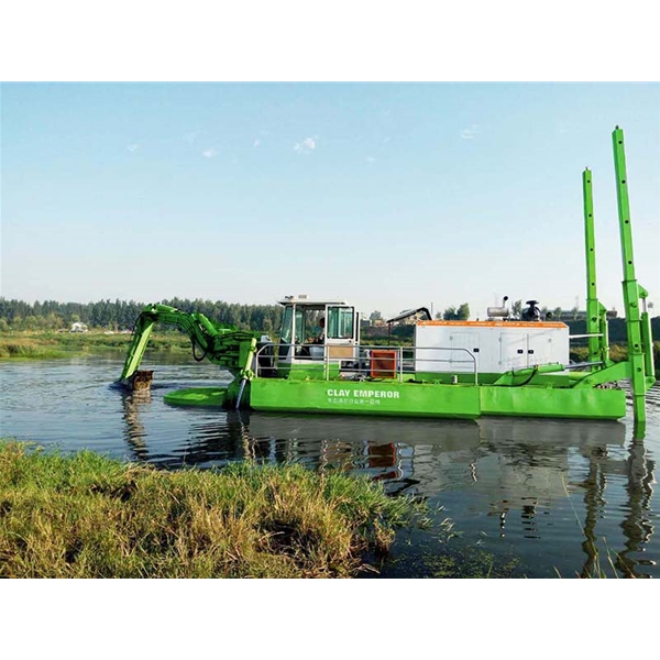Amphibious Multipurpose Dredger Delivery